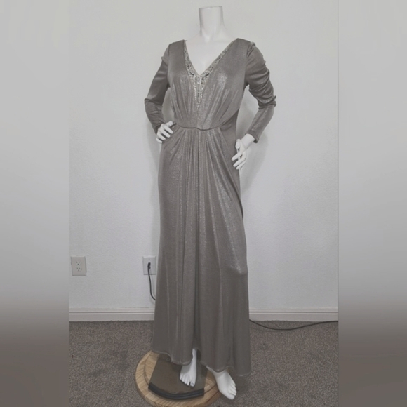 Adrianna Papell Gray Romantic Embellished Metallic Jersey Gown Dress Size 8 - Picture 1 of 13